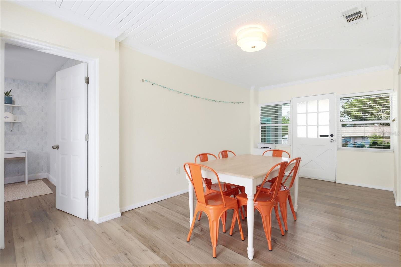 54 MAGNOLIA DR