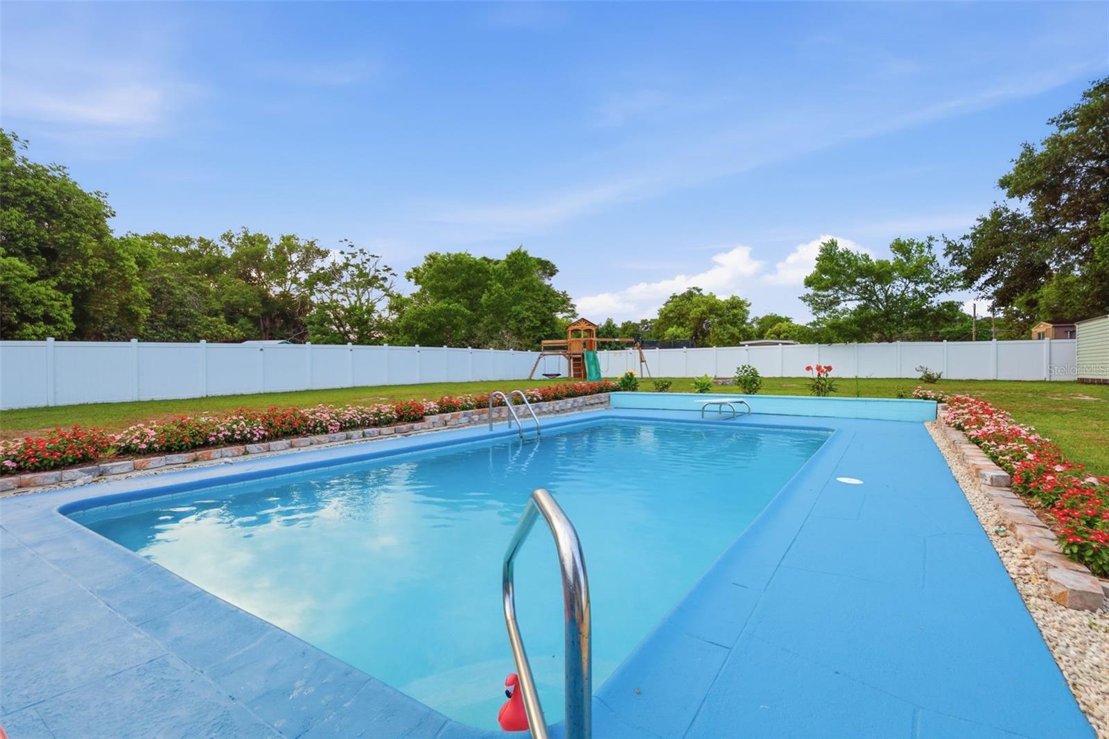 54 MAGNOLIA DR