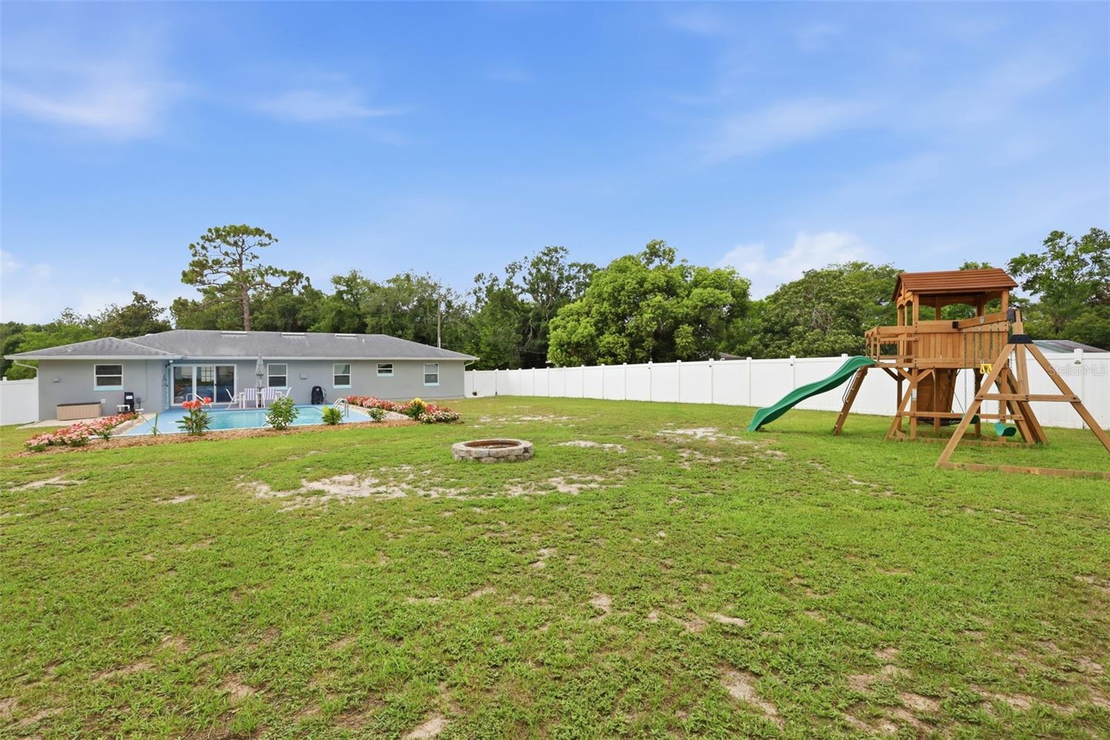 54 MAGNOLIA DR