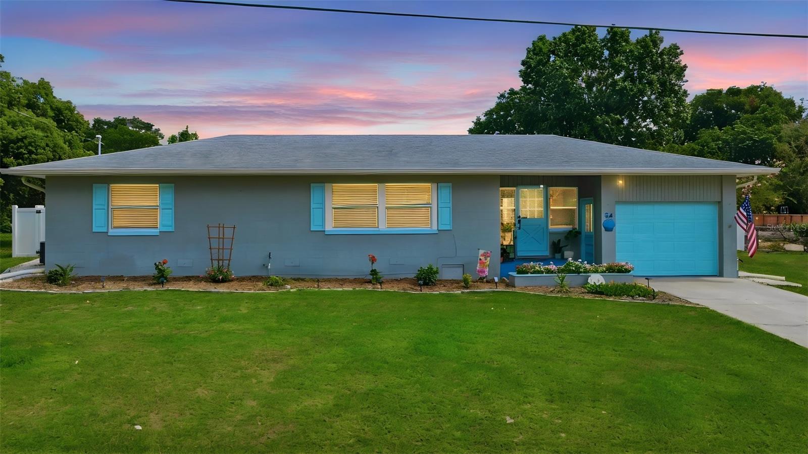 54 MAGNOLIA DR