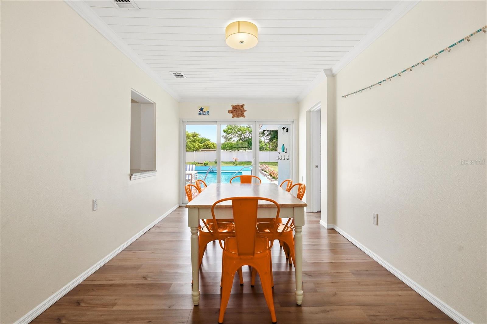 54 MAGNOLIA DR