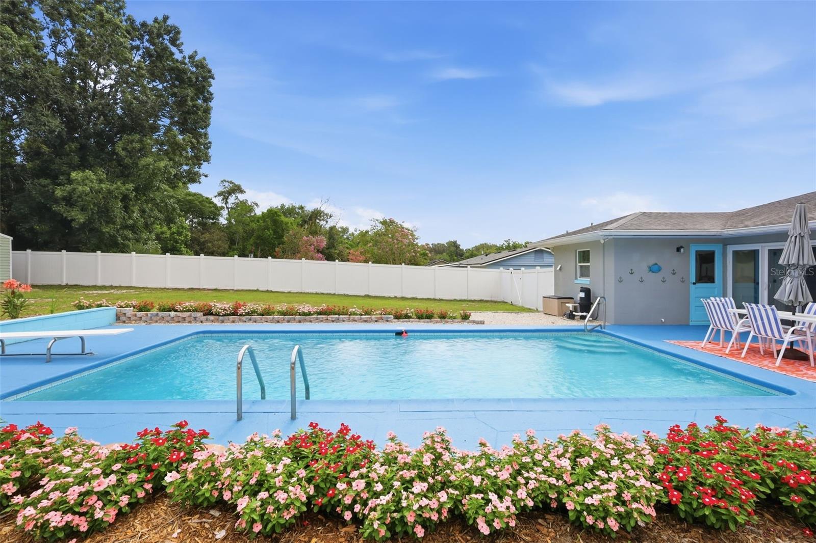 54 MAGNOLIA DR