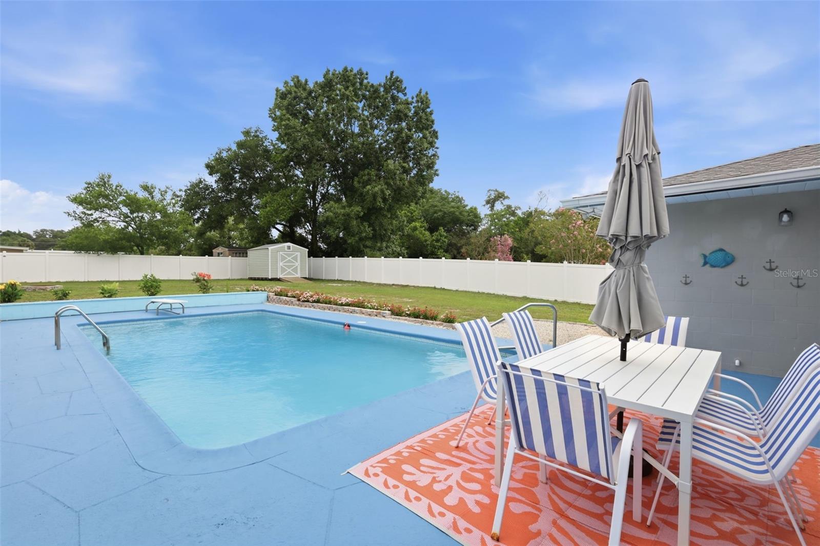 54 MAGNOLIA DR