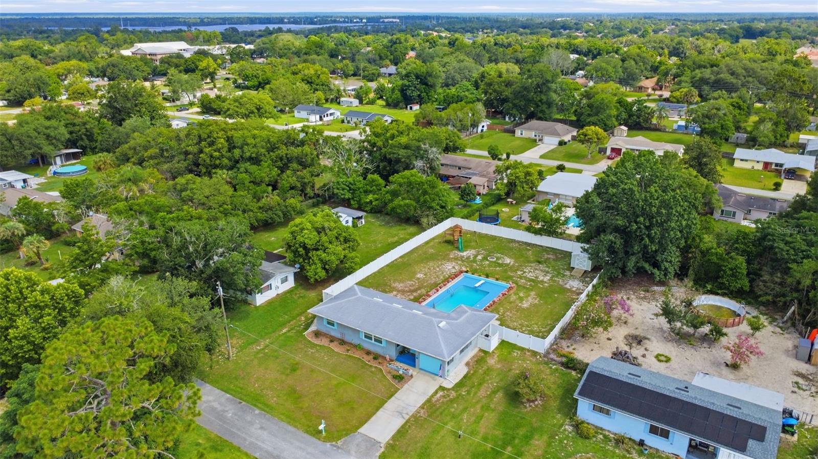 54 MAGNOLIA DR