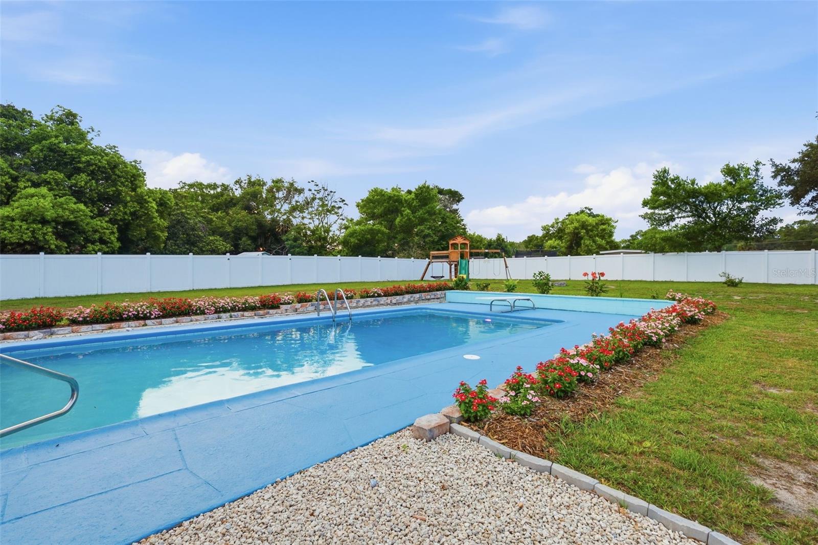 54 MAGNOLIA DR