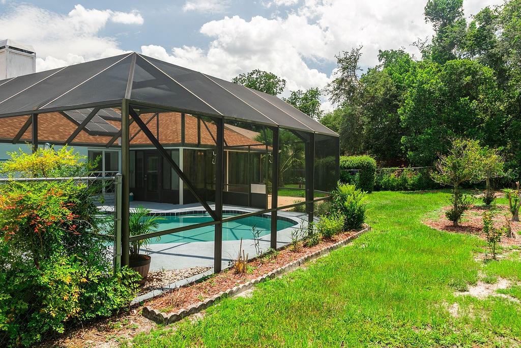 35 ROSEDOWN BLVD