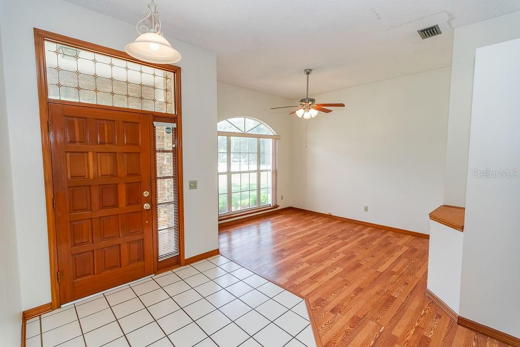 35 ROSEDOWN BLVD