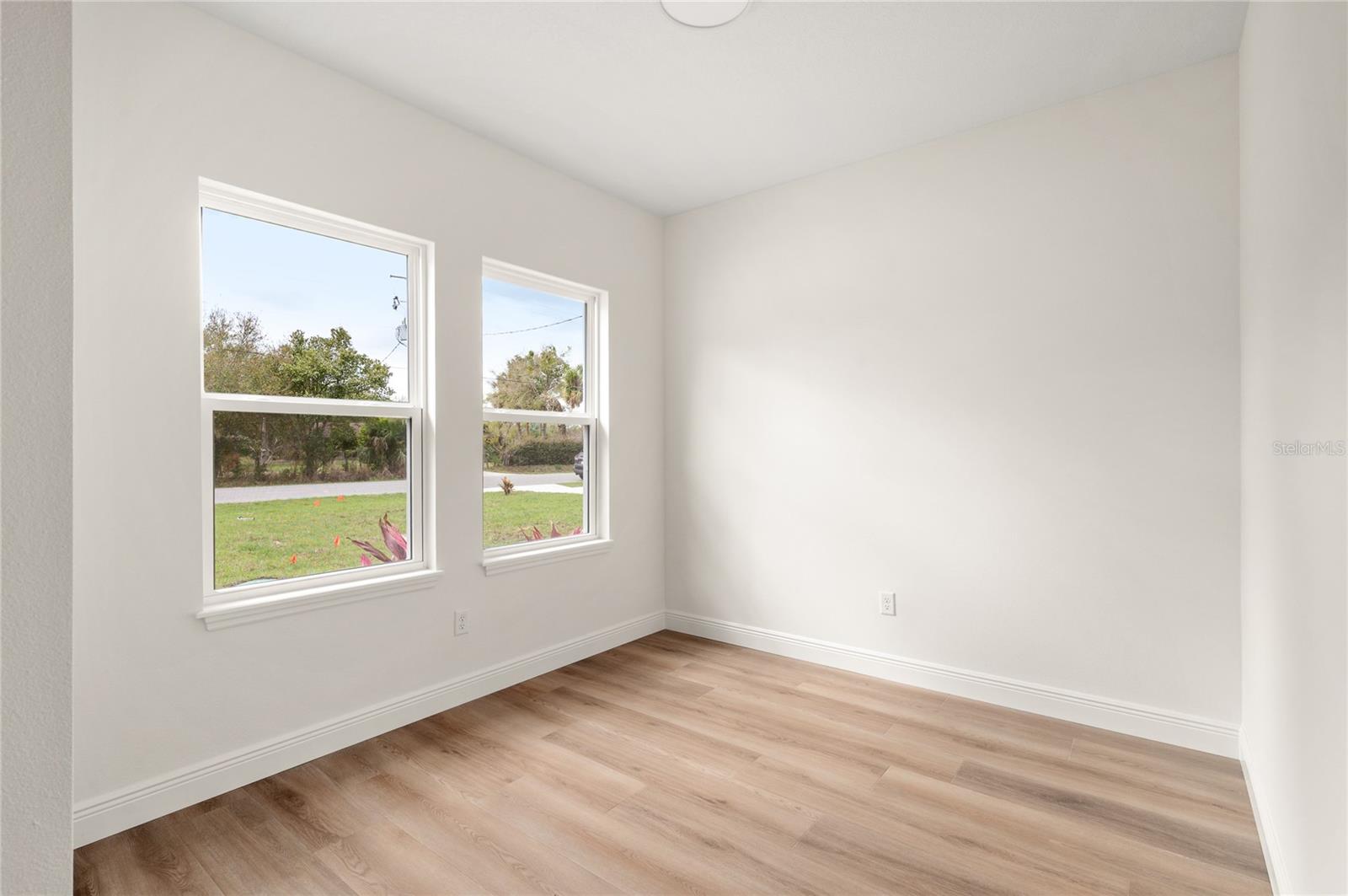 136 11TH AVE