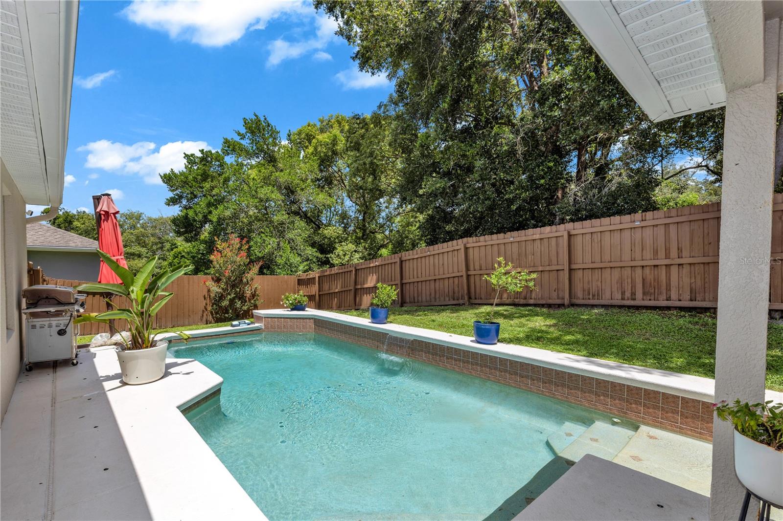 122 CEDAR SPRINGS CIR