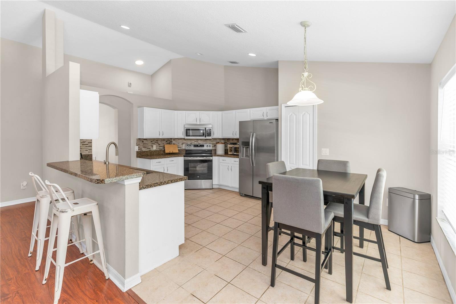 122 CEDAR SPRINGS CIR