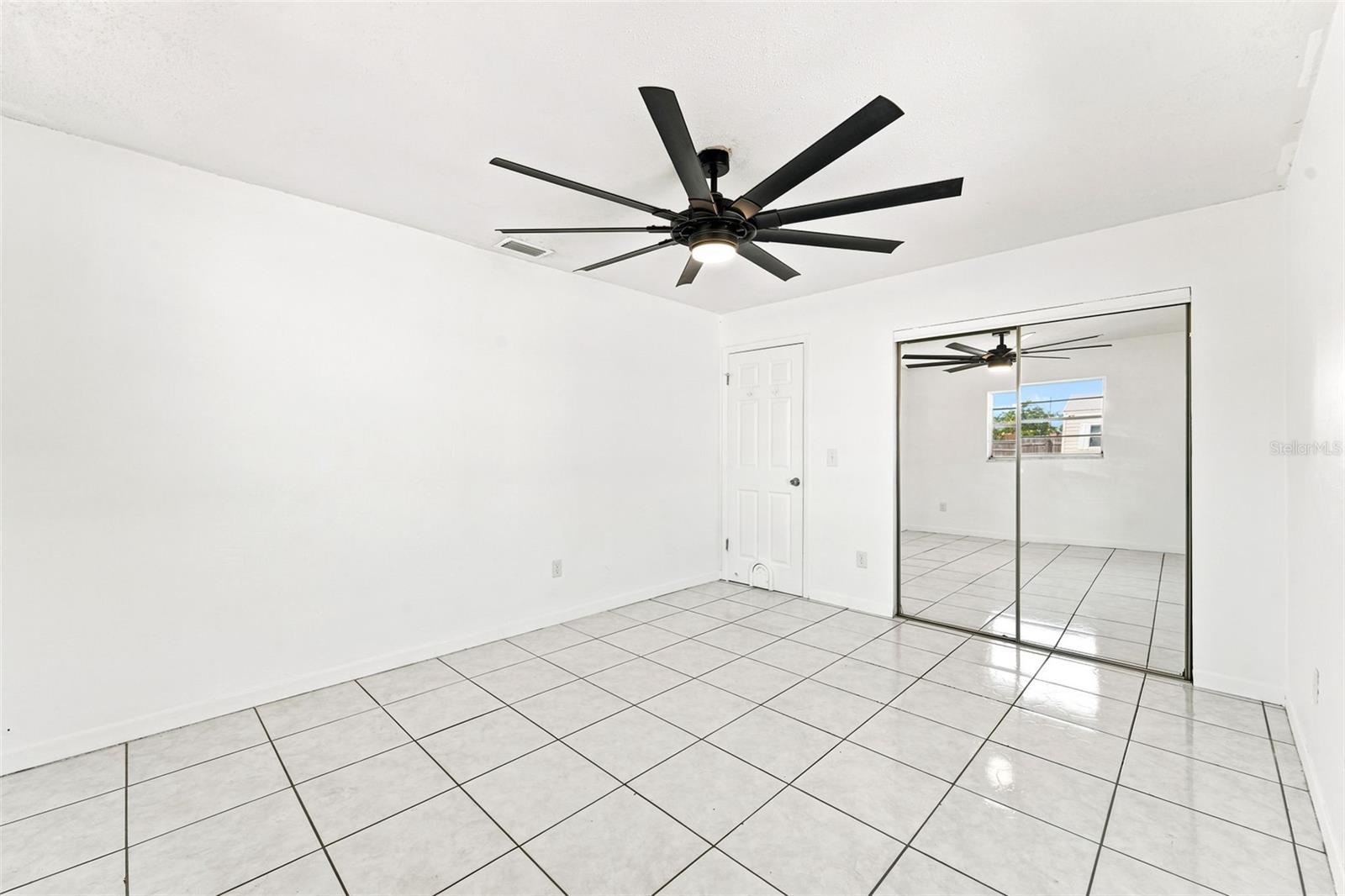 1289 DANDELION DR