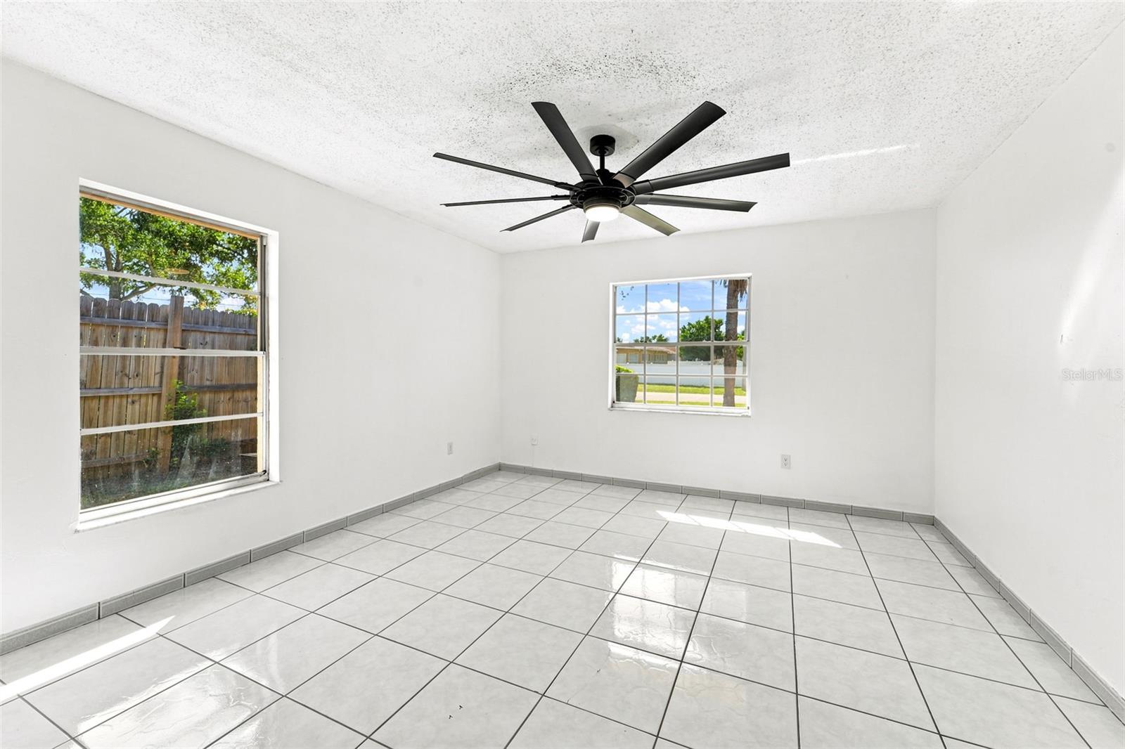 1289 DANDELION DR