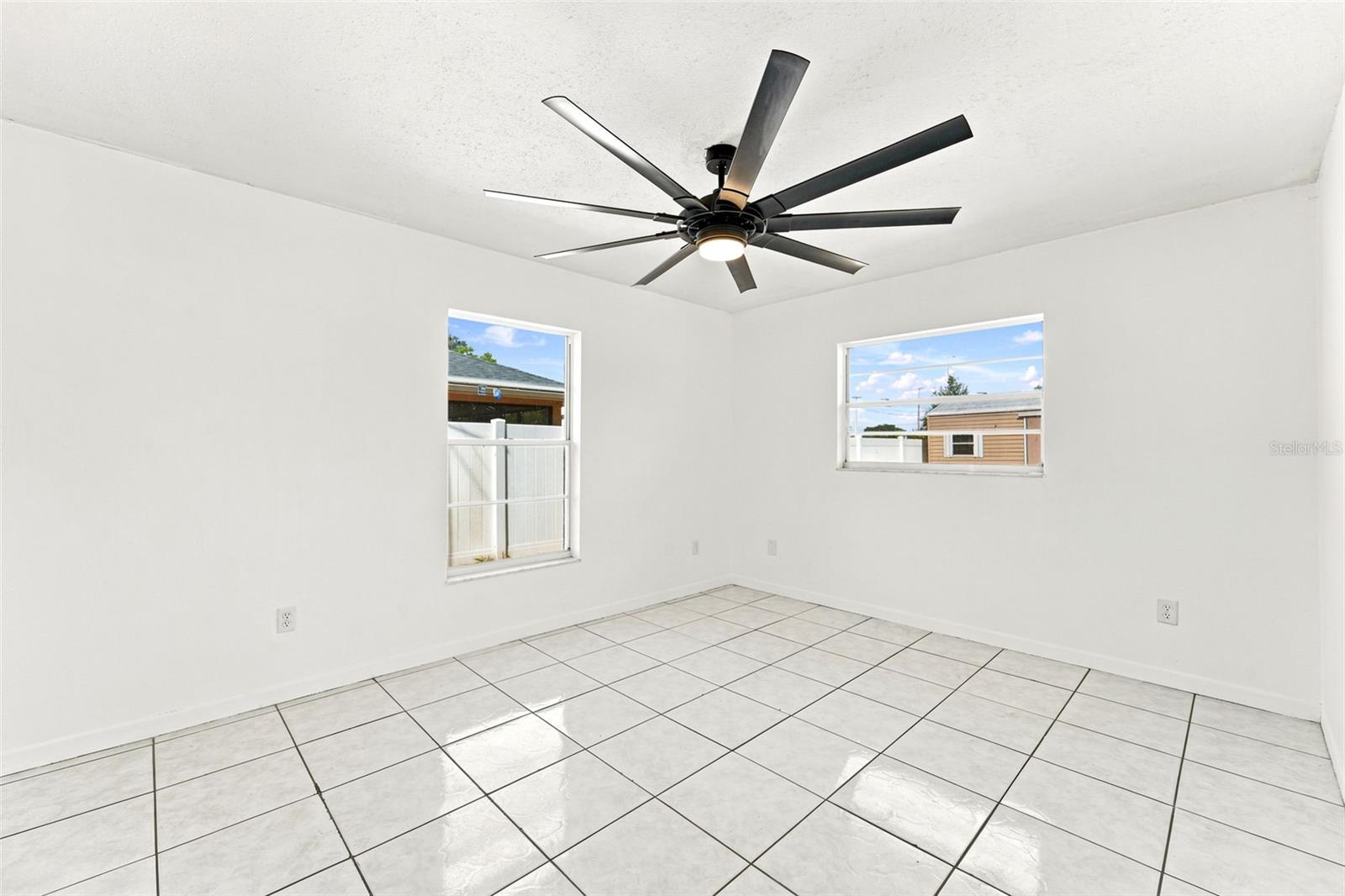 1289 DANDELION DR