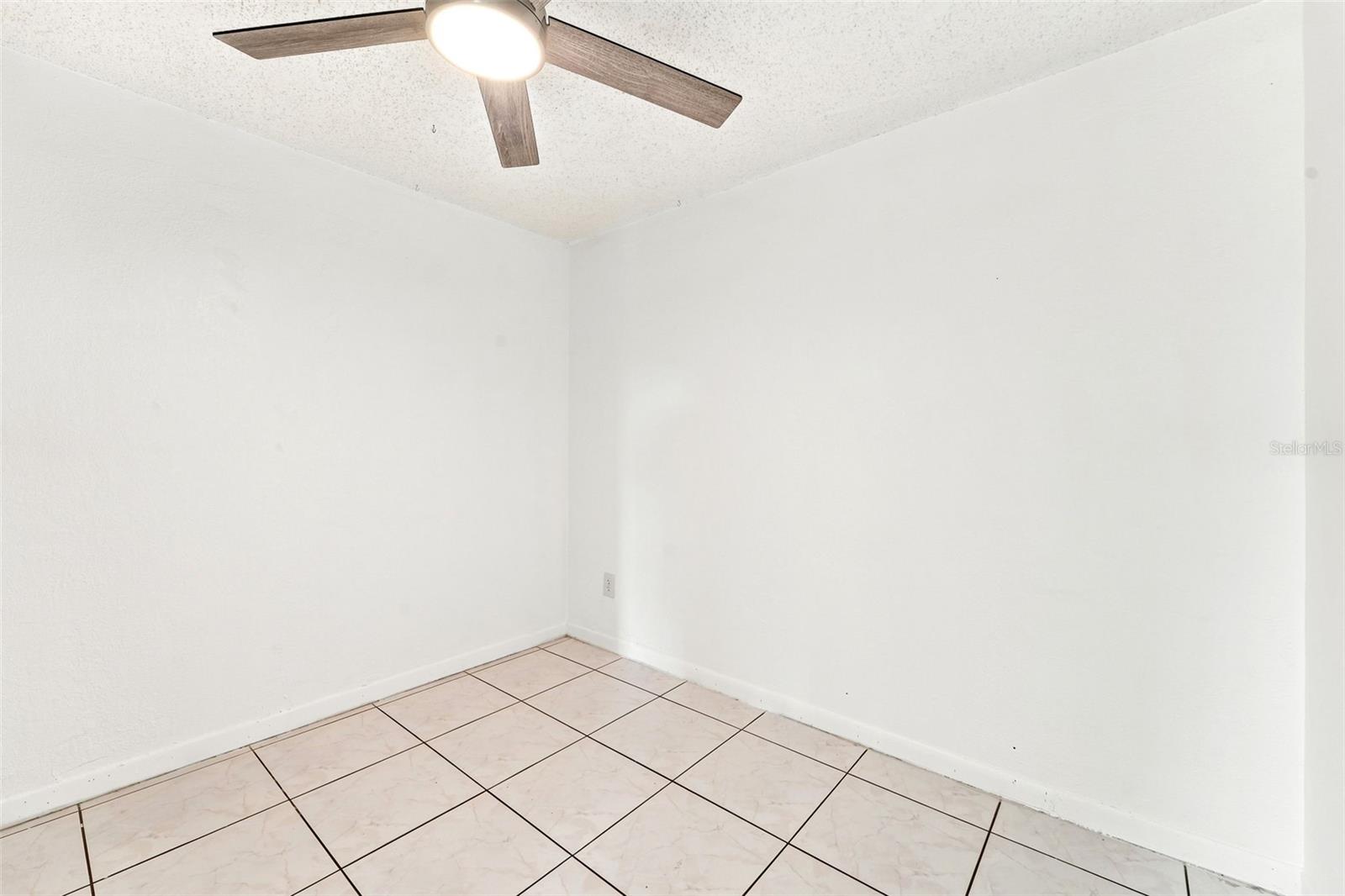 1289 DANDELION DR