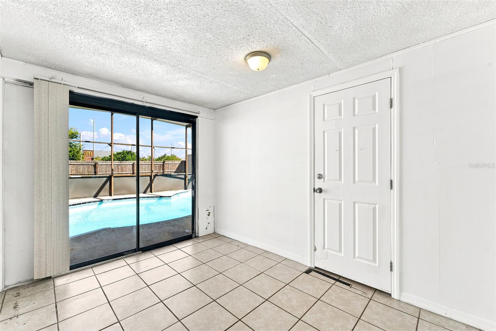 1289 DANDELION DR