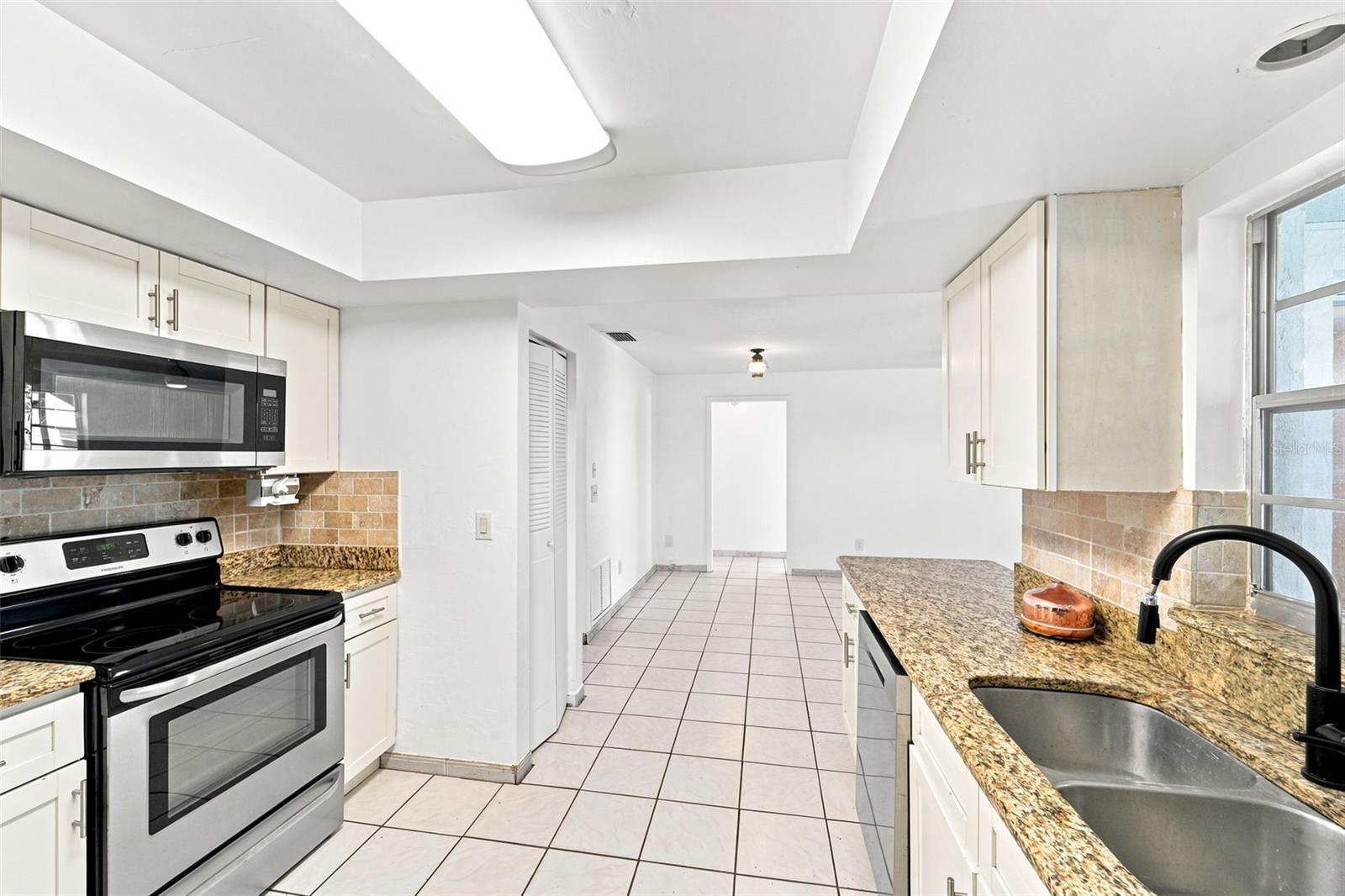 1289 DANDELION DR
