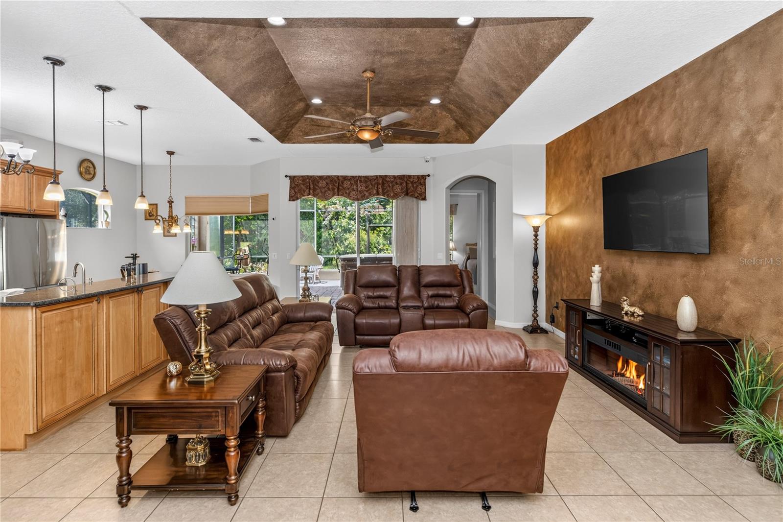 619 NEWHALL LN
