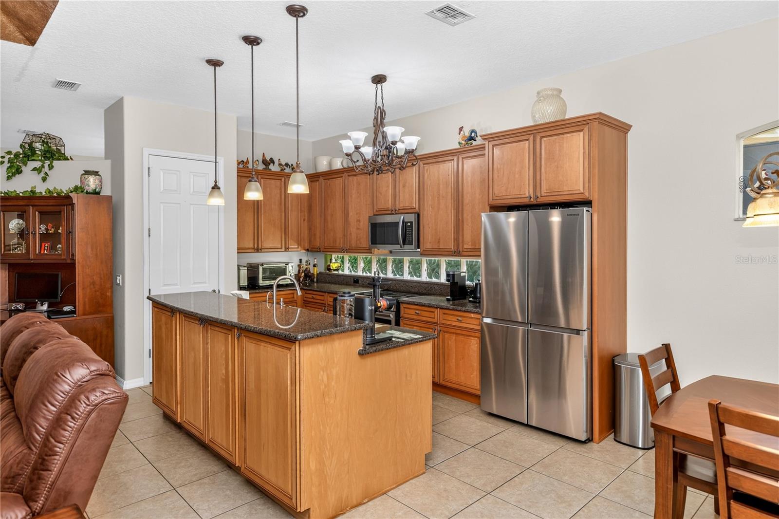 619 NEWHALL LN