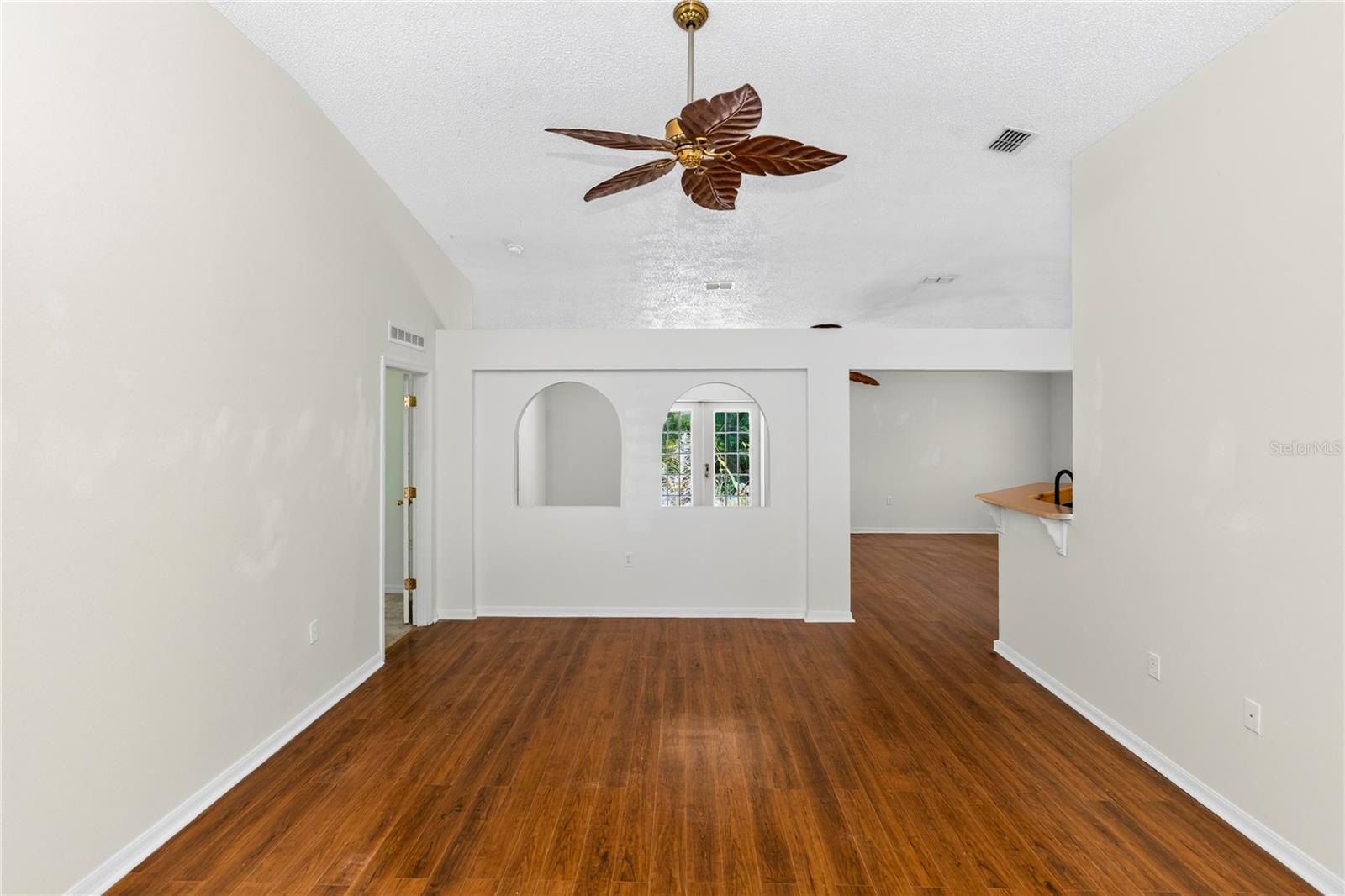 249 CURTIS AVE
