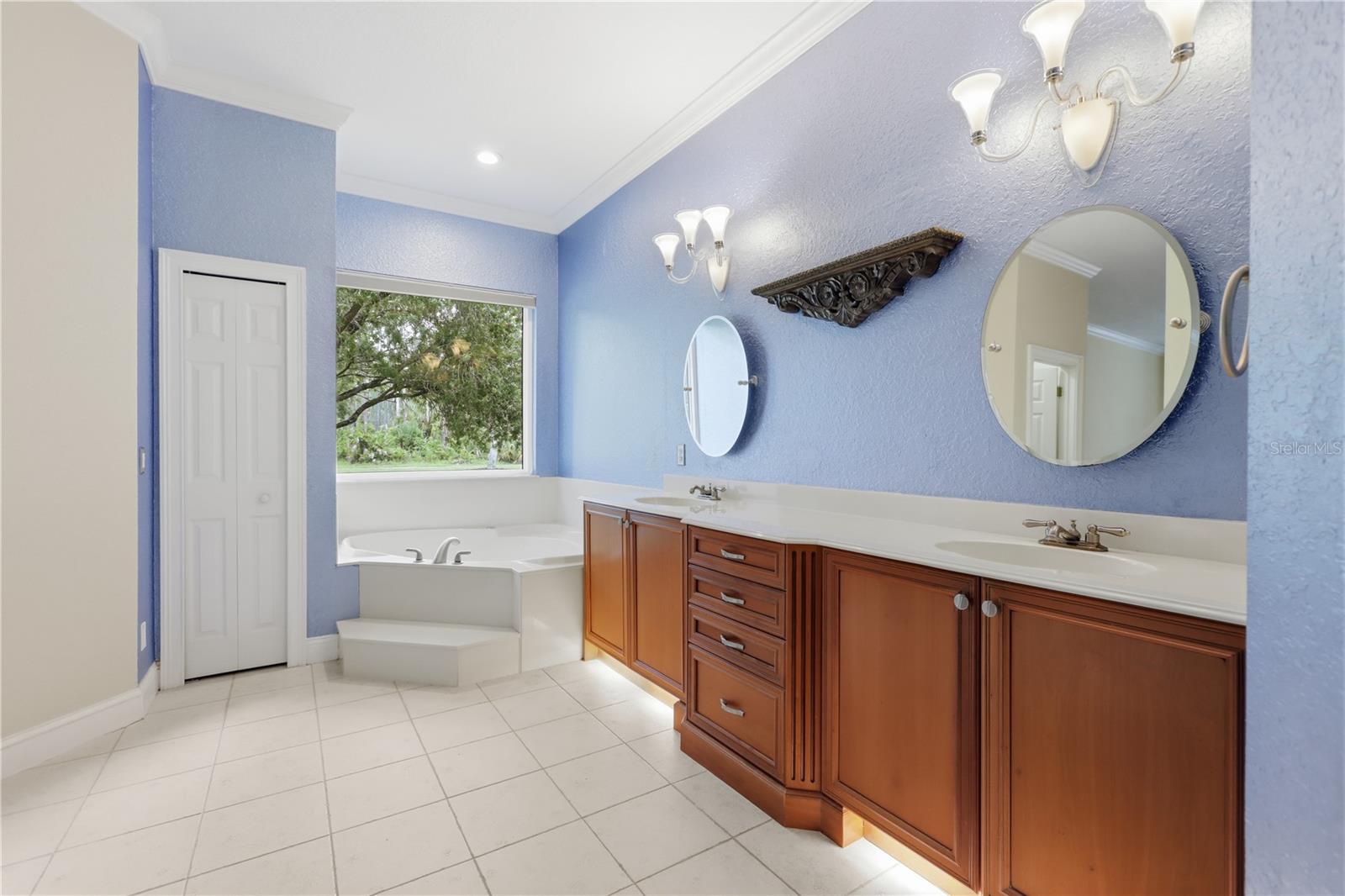 3 ALLENWOOD LOOK