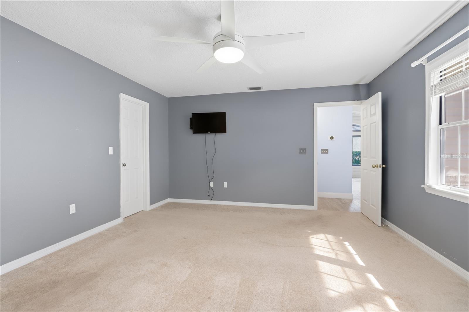 2500 S GLEN EAGLES DR