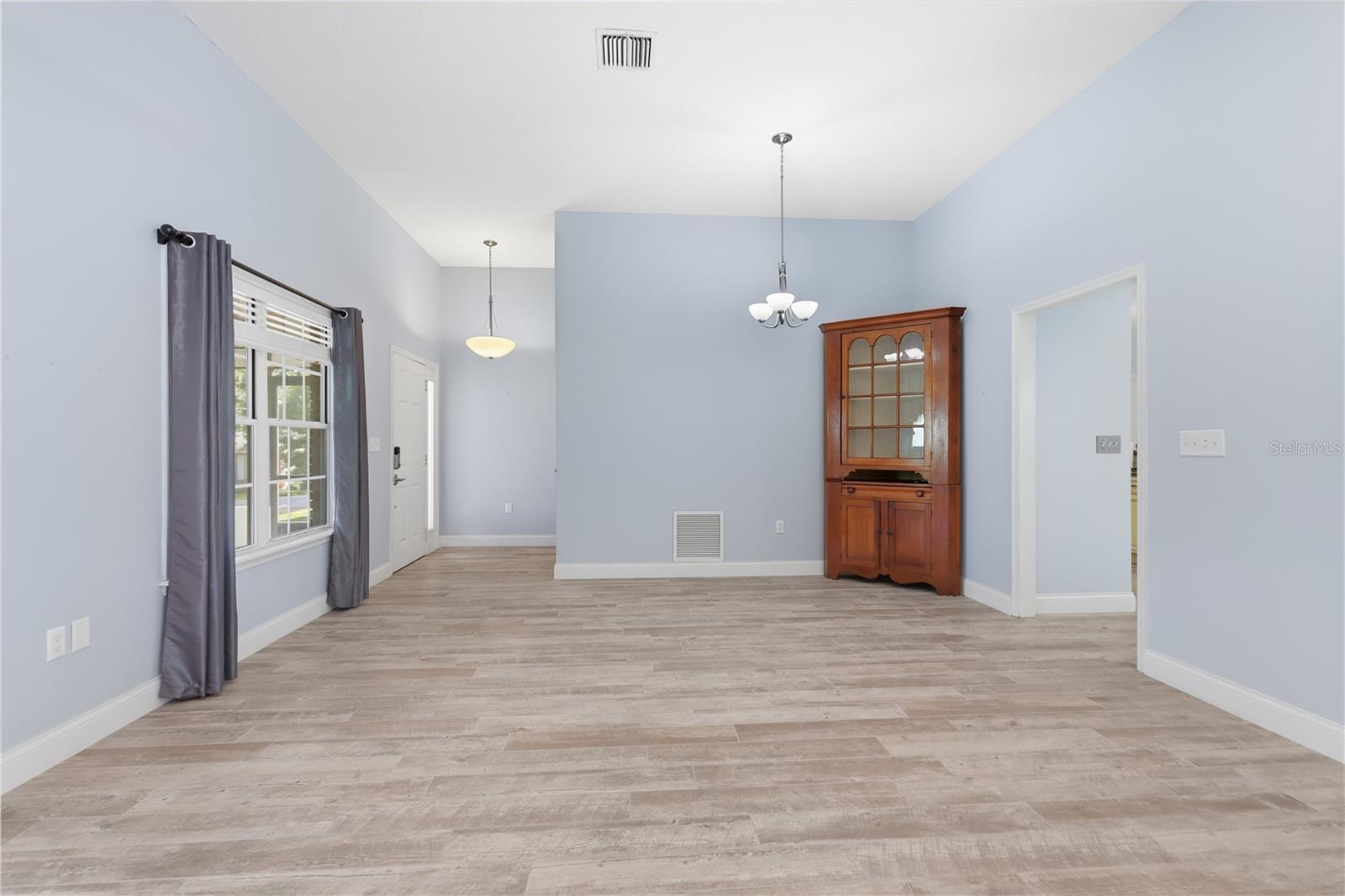 2500 S GLEN EAGLES DR