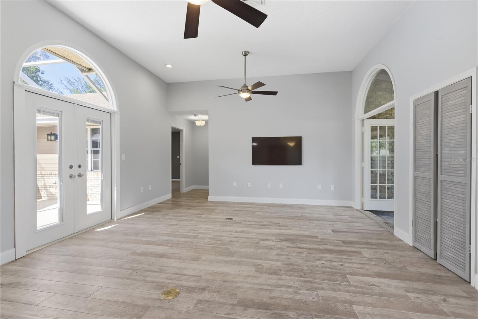 2500 S GLEN EAGLES DR