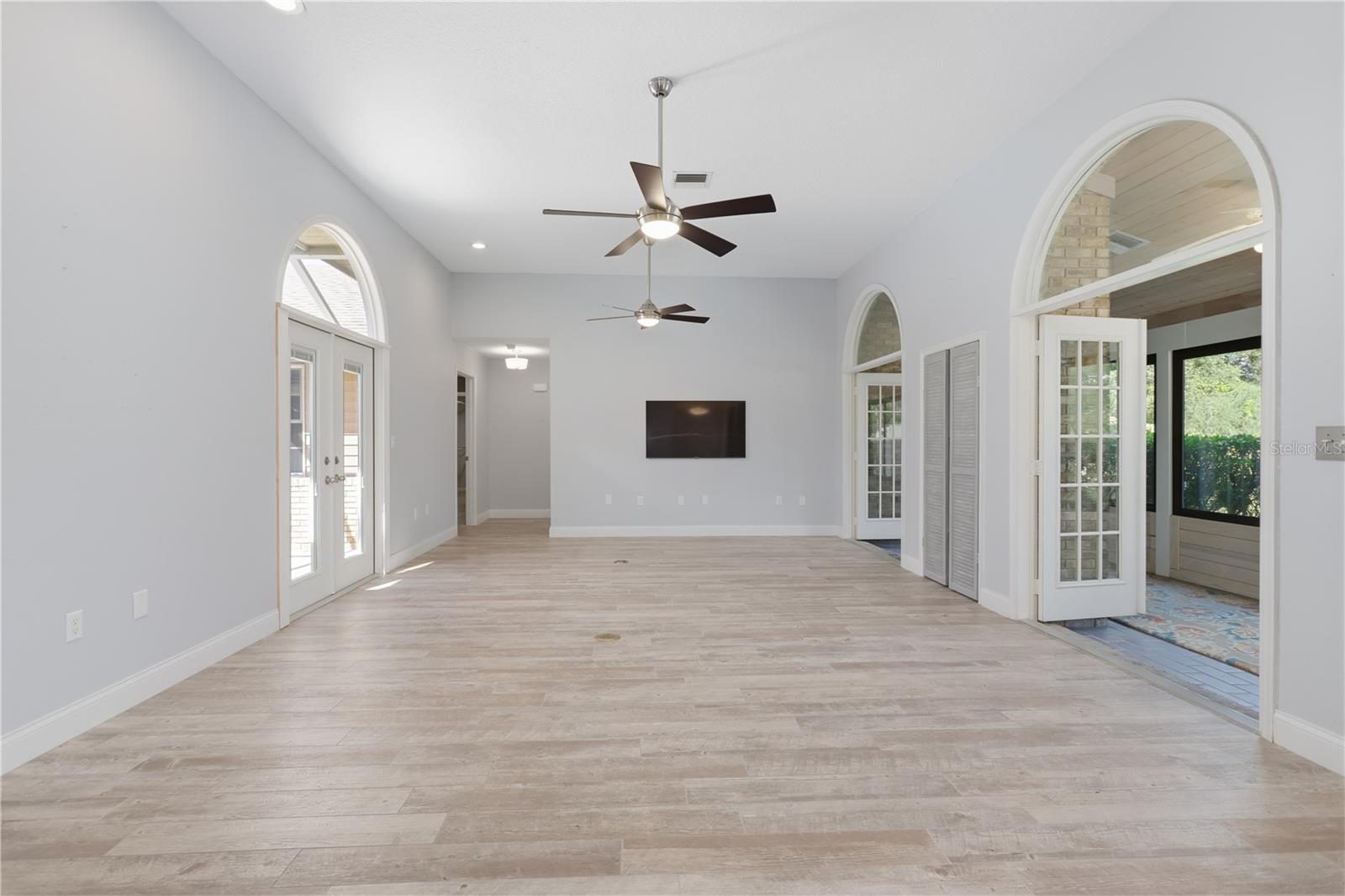 2500 S GLEN EAGLES DR