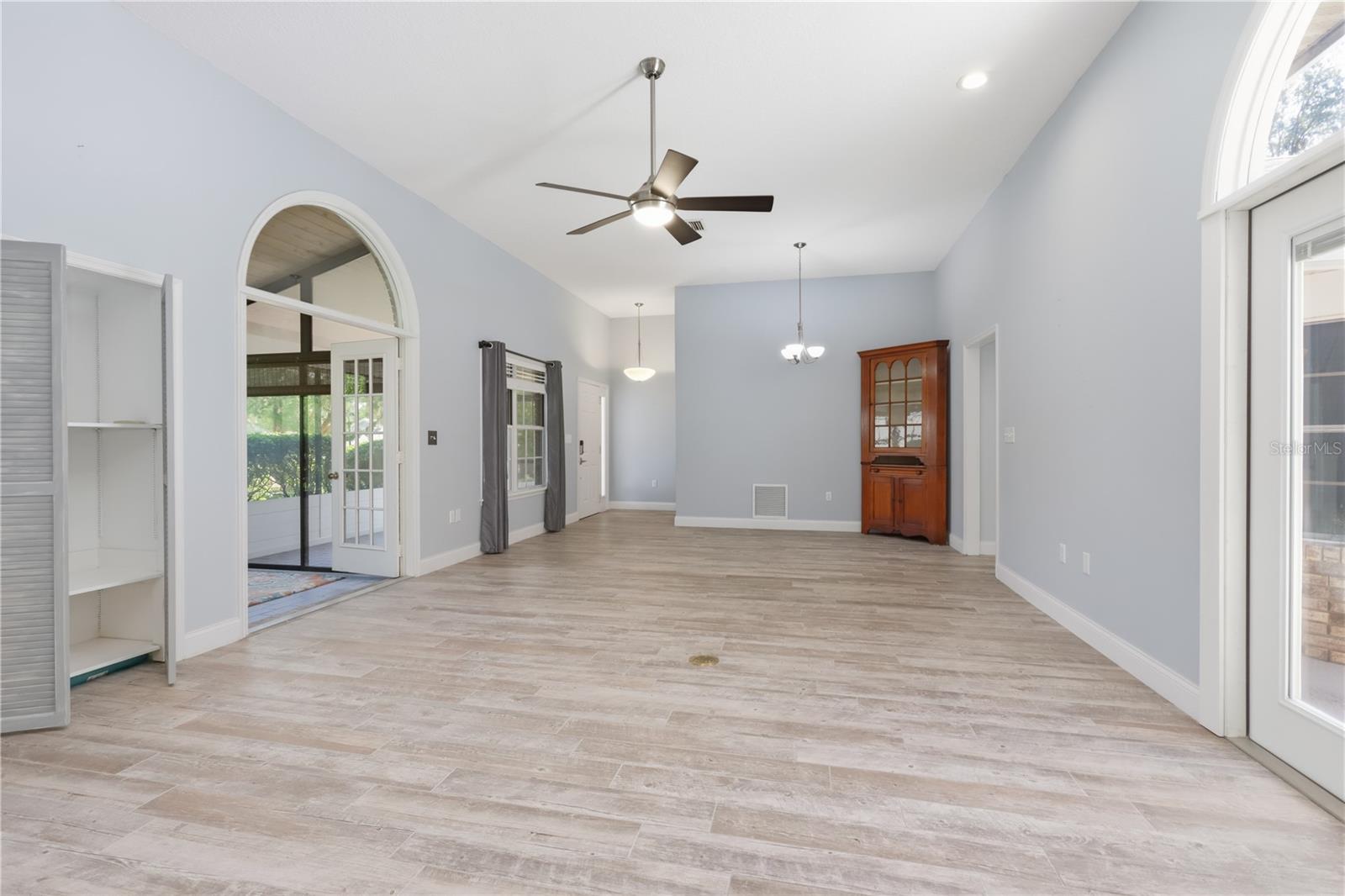 2500 S GLEN EAGLES DR