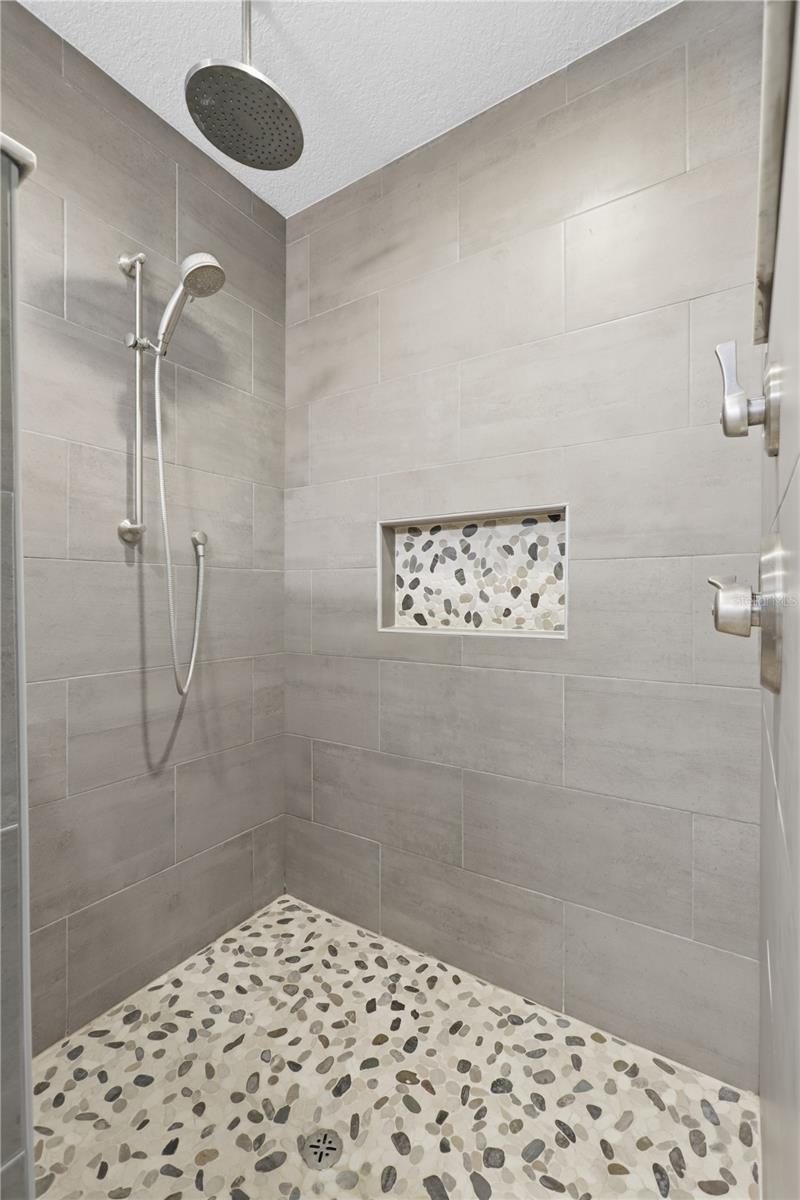 2500 S GLEN EAGLES DR