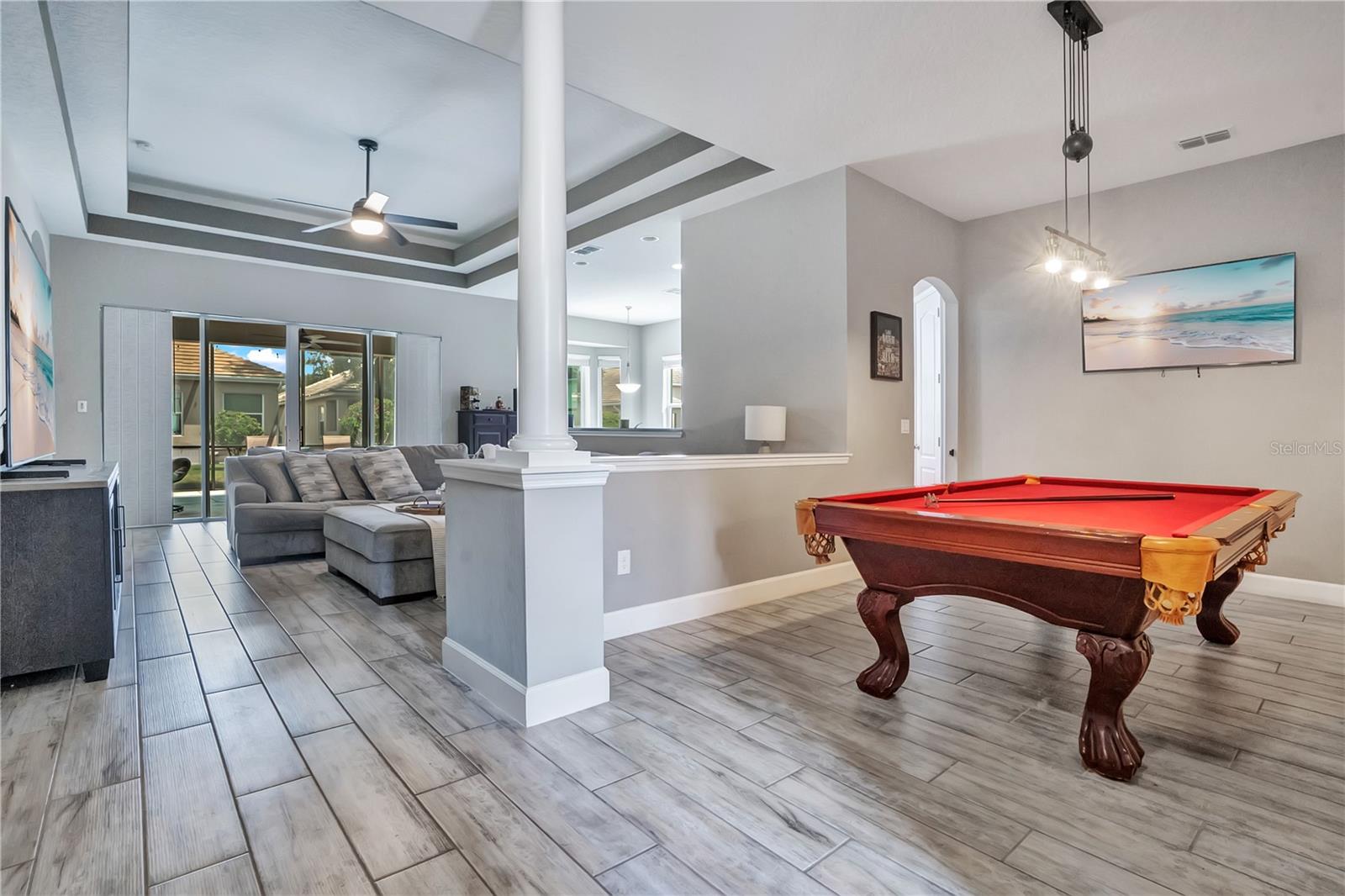586 NEWHALL LN