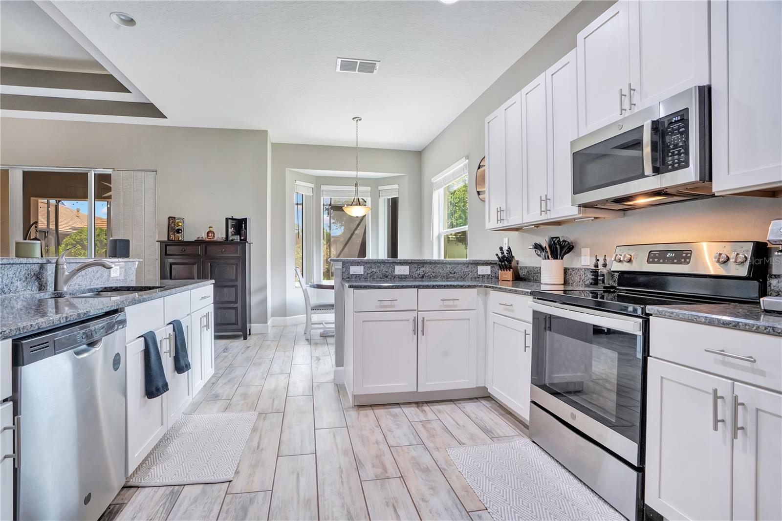 586 NEWHALL LN