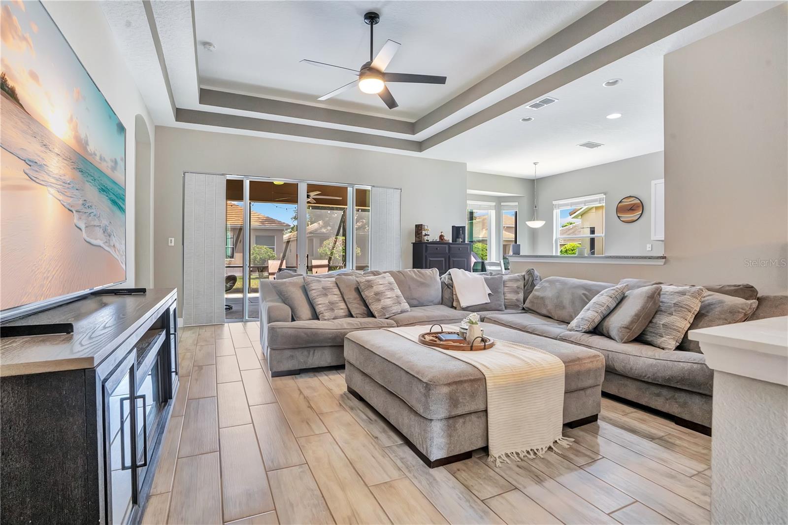 586 NEWHALL LN