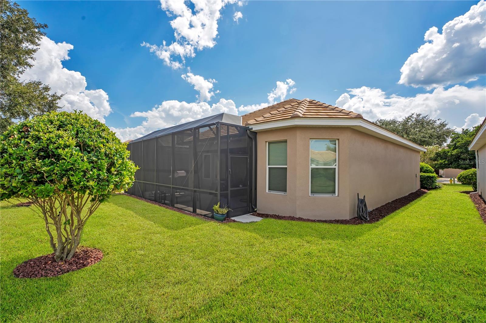 586 NEWHALL LN