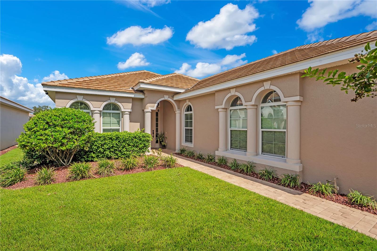 586 NEWHALL LN