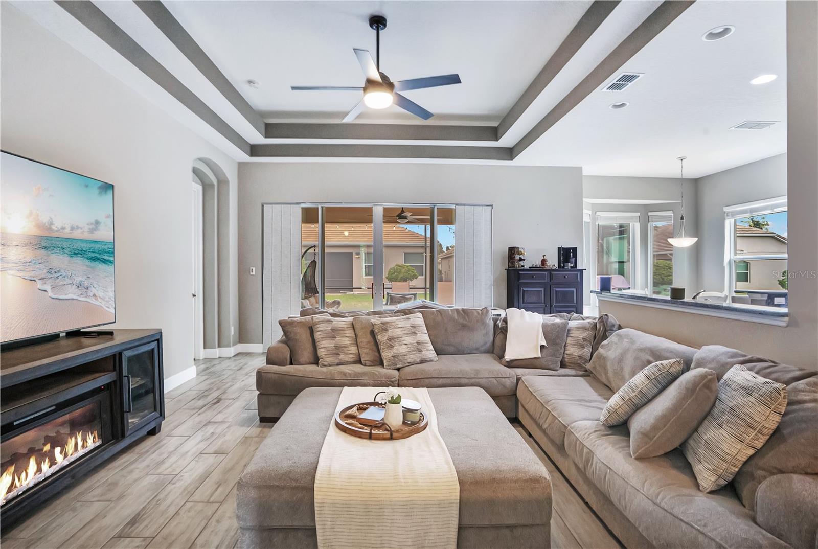 586 NEWHALL LN