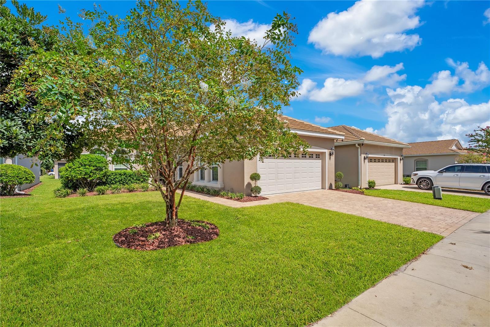 586 NEWHALL LN
