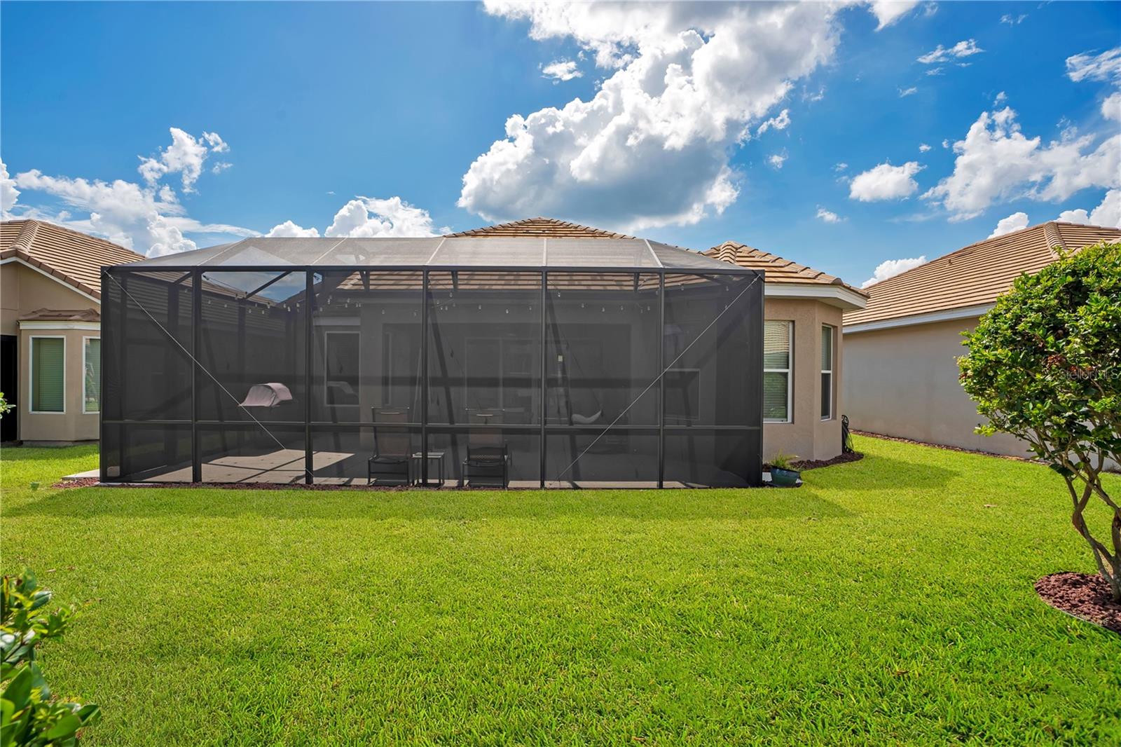 586 NEWHALL LN