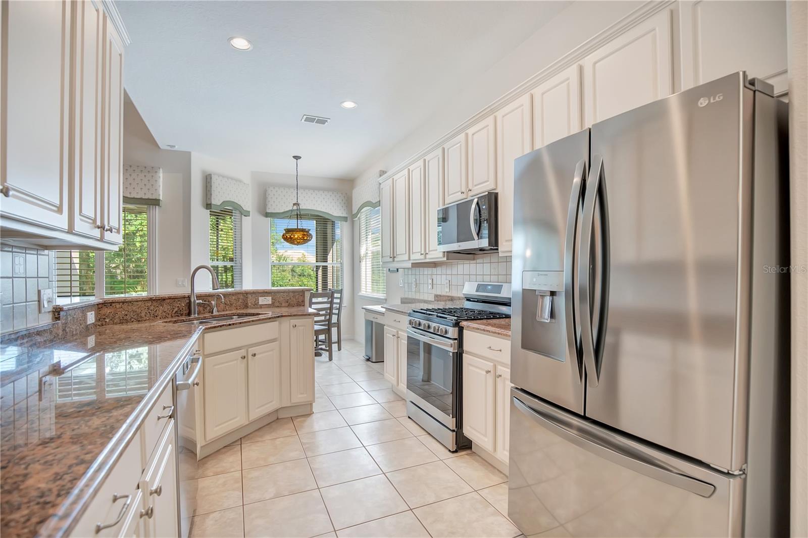 526 NEWHALL LN