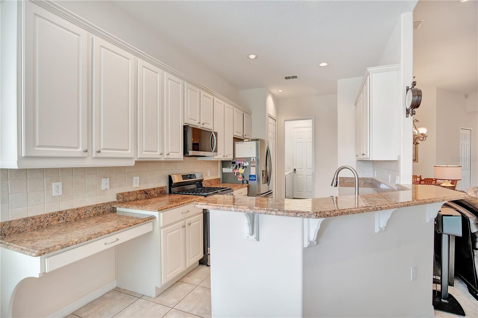 526 NEWHALL LN