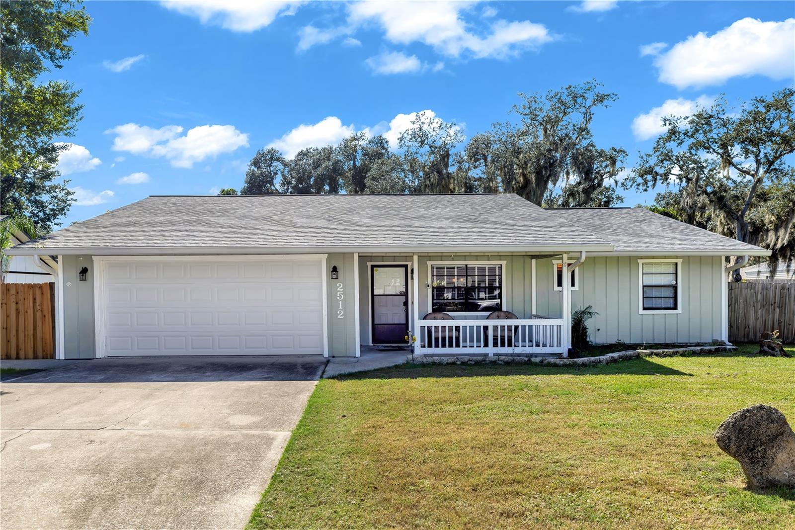 2512 PINE TREE DR