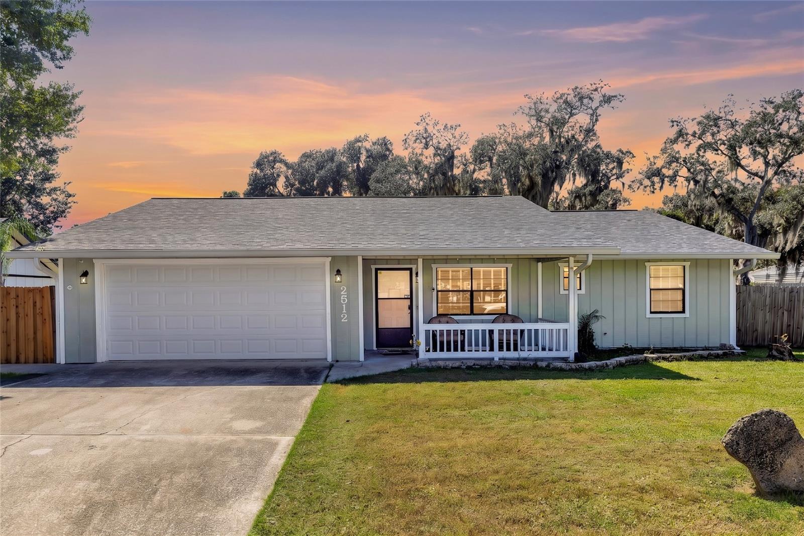 2512 PINE TREE DR