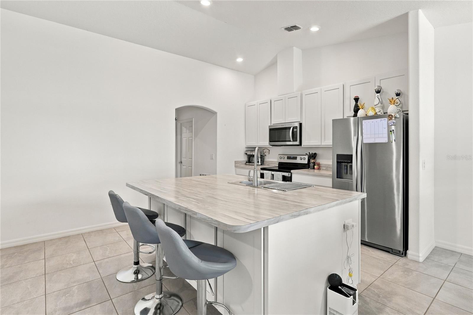 1162 NE PRESCOTT BLVD