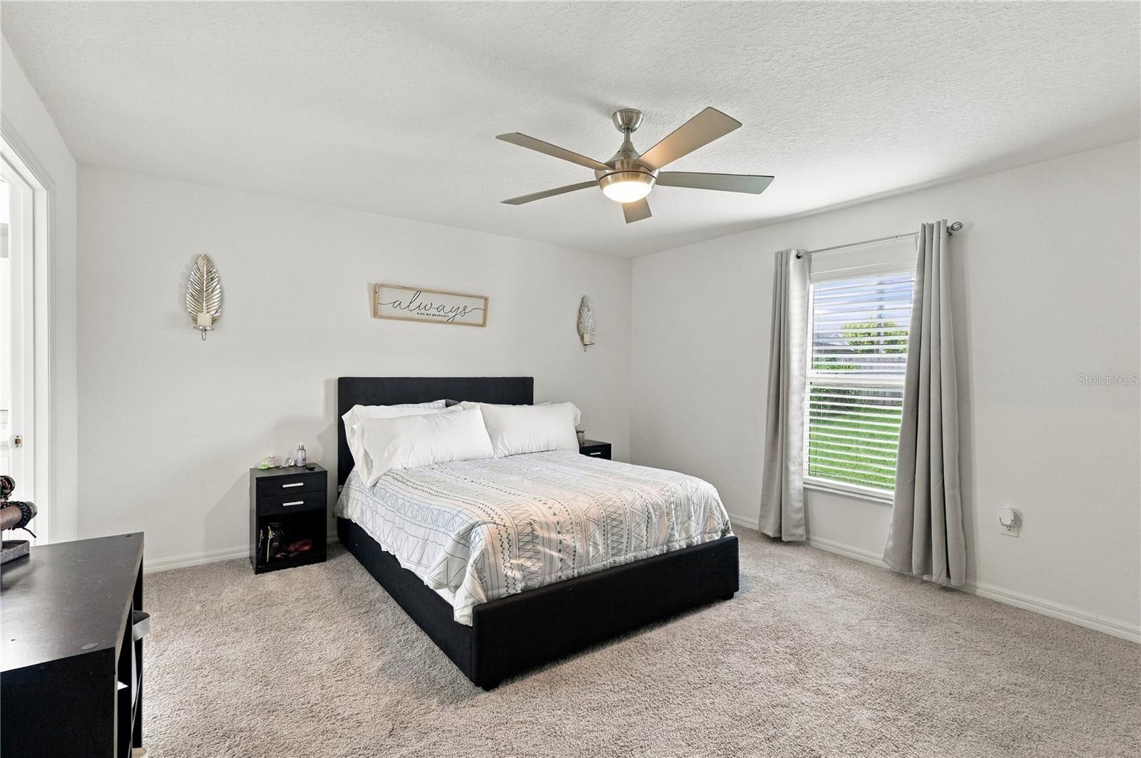 1162 NE PRESCOTT BLVD