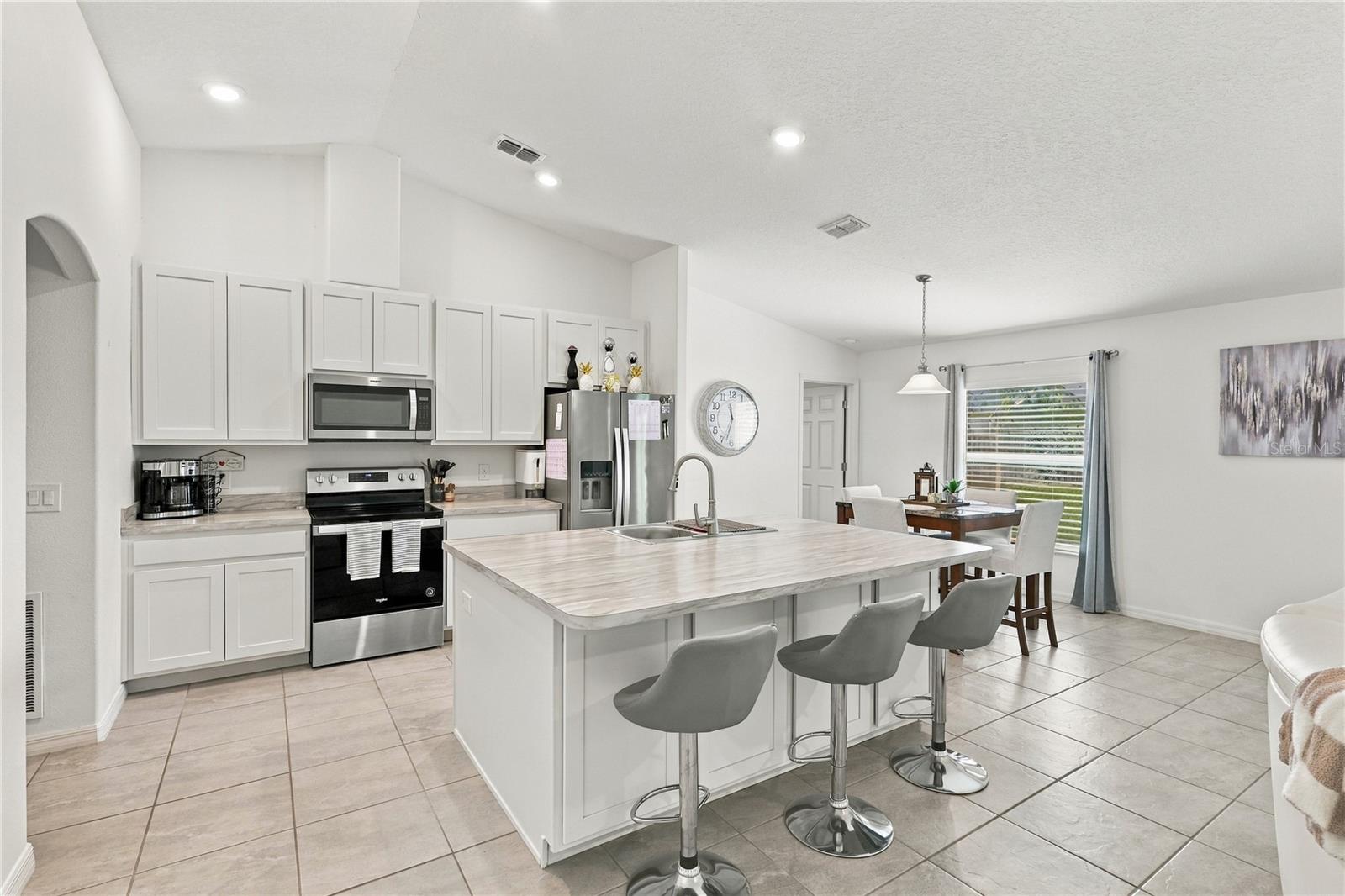 1162 NE PRESCOTT BLVD