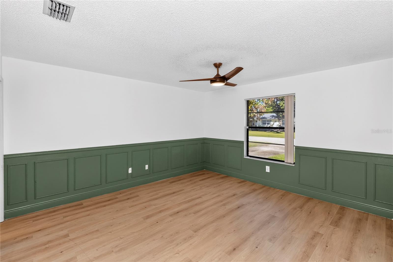 209 DELESPINE DR