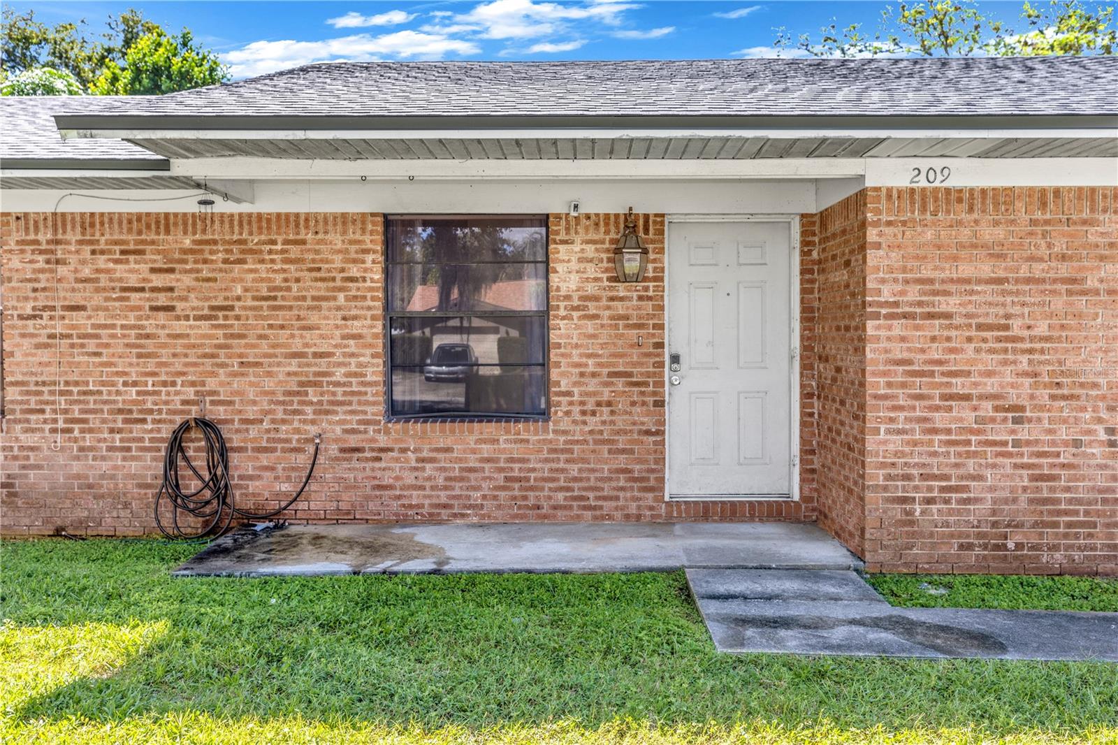 209 DELESPINE DR