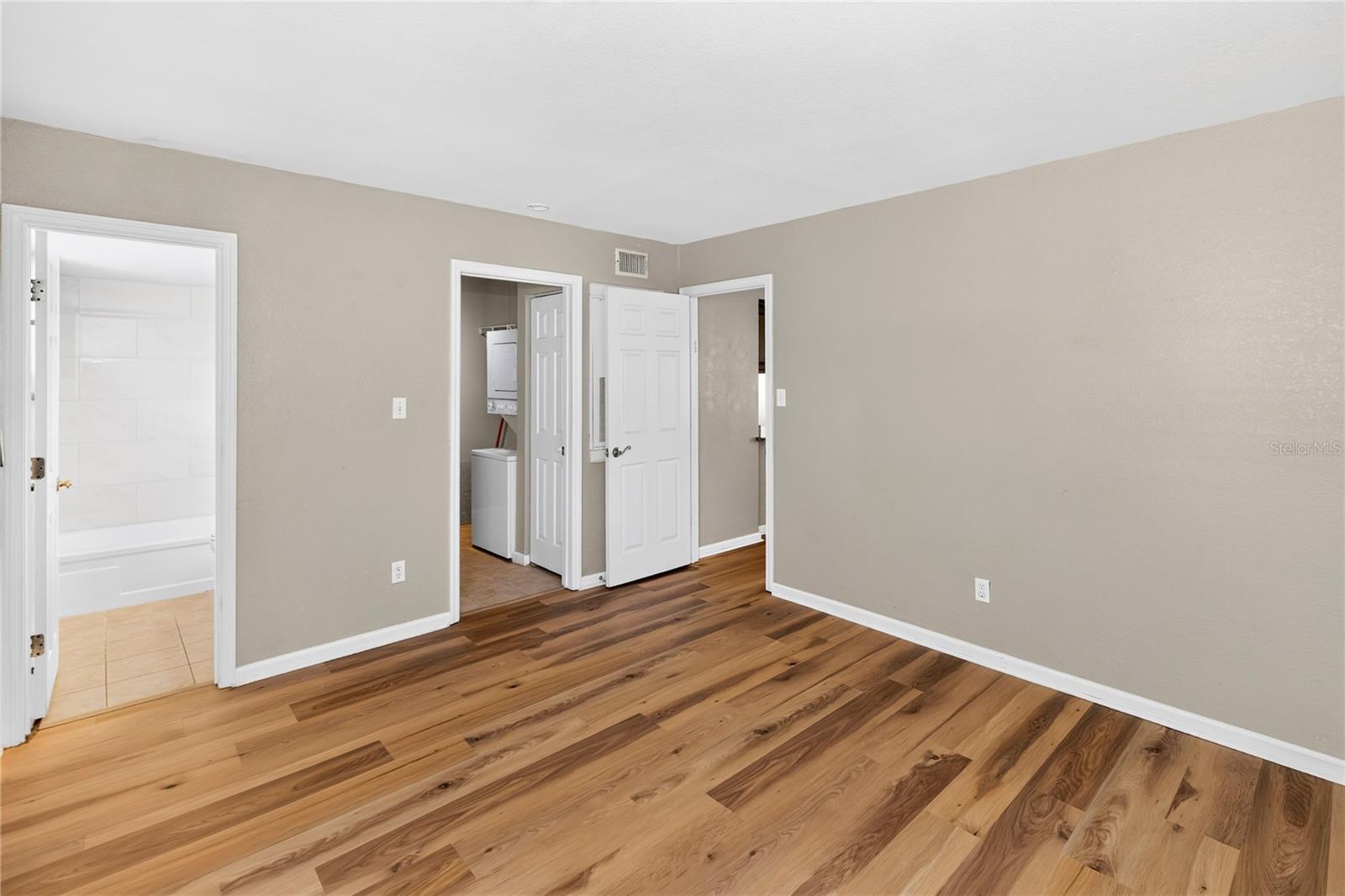 629 DELANEY AVE #18