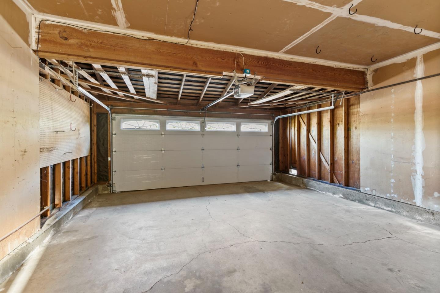 167 Kensington Way