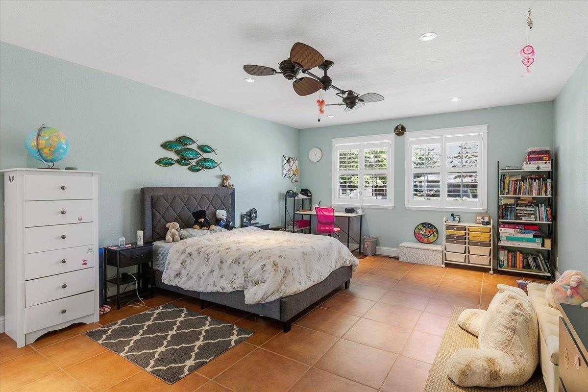 14921 Donner DR